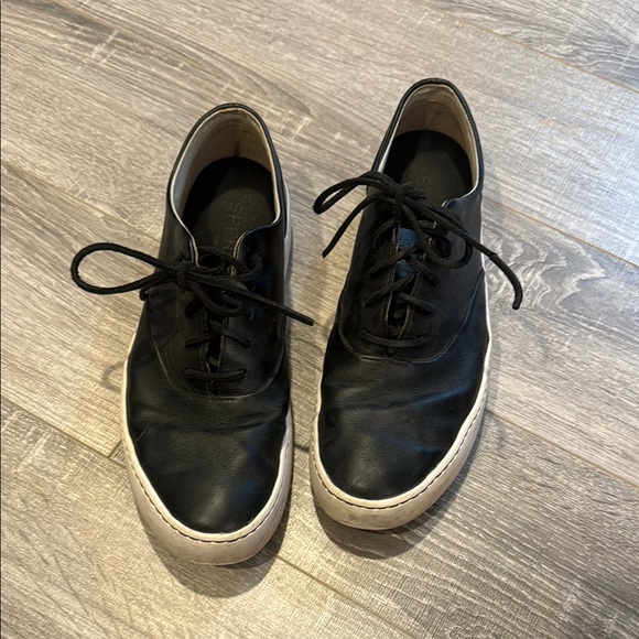 Sperry Black Leather Sneakers 11 - Picture 1 of 8